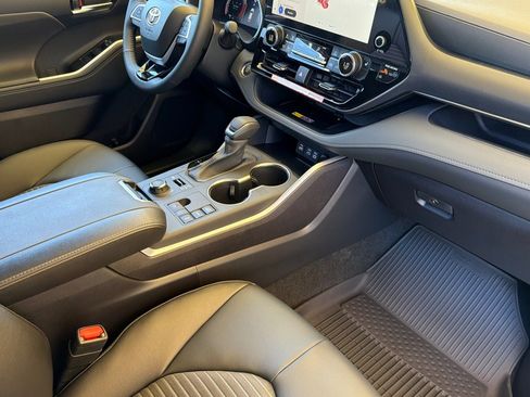 New 2026 Toyota Highlander XSE AWD/4WD image 20