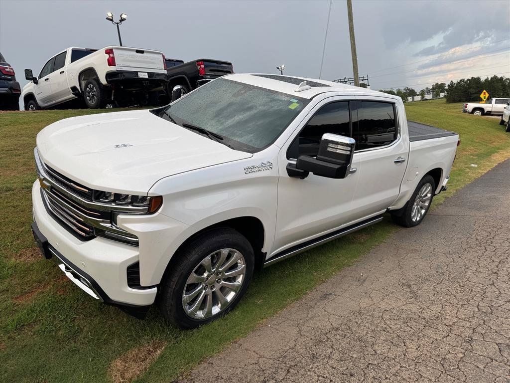 Used 2020 Chevrolet Silverado 1500 High Country w/ Technology Package AWD/4WD image 9