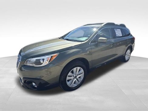 Used 2016 Subaru Outback 2.5i Premium AWD/4WD image 3