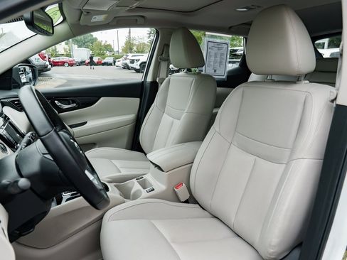 Used 2022 Nissan Rogue Sport SL w/ Premium Package image 21