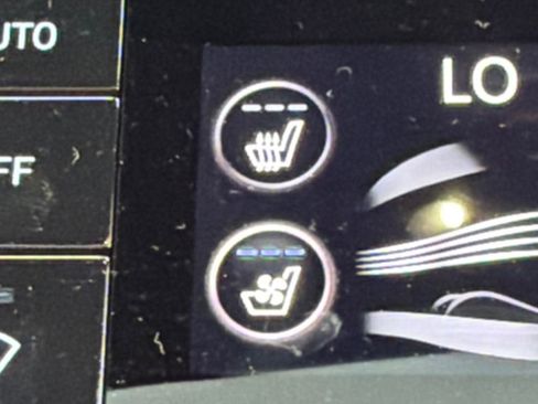 Used 2025 Genesis G70 2.5T w/ Sport Prestige Package image 30