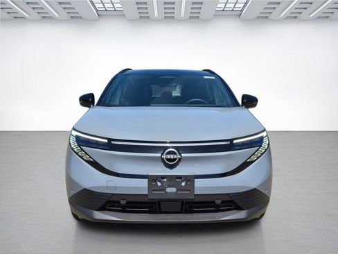 New 2026 Nissan Leaf Platinum+ w/ Cargo Package (Platinum+) FWD image 2