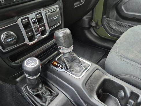Used 2021 Jeep Wrangler Unlimited Sport AWD/4WD image 23
