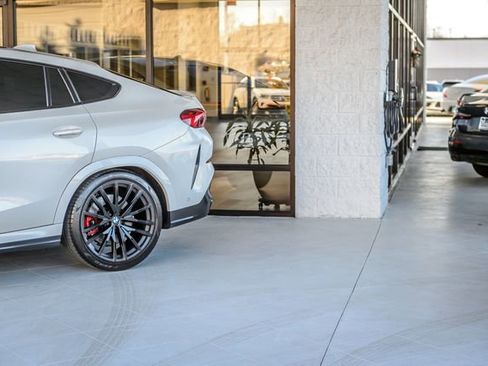 Used 2021 BMW X6 xDrive40i w/ M Sport Package image 60