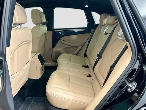 Used 2026 Porsche Macan AWD/4WD image 19