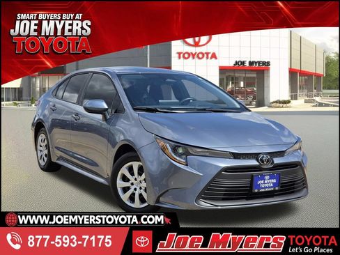 Used 2025 Toyota Corolla LE FWD image 1