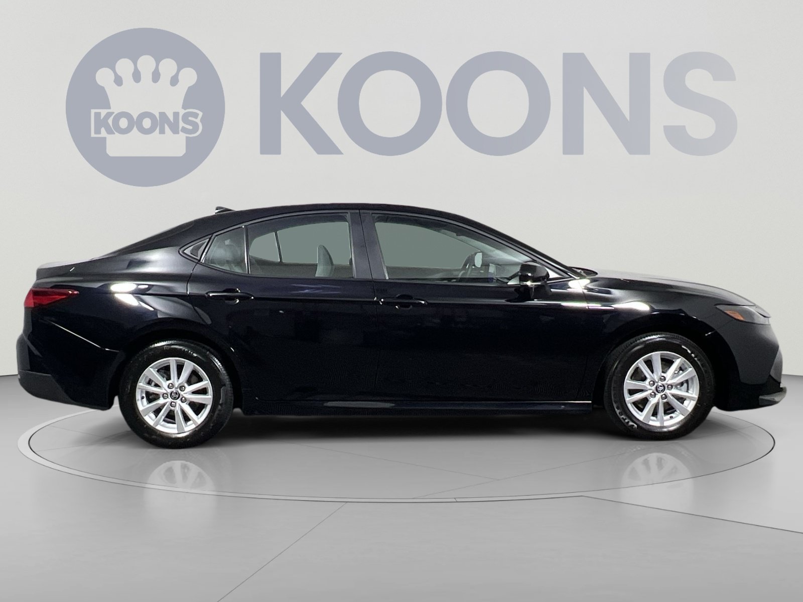 Used 2025 Toyota Camry LE w/ Convenience Package FWD image 8