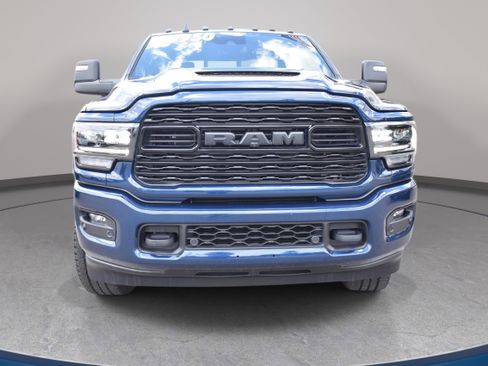 Used 2024 RAM 2500 Limited AWD/4WD image 3