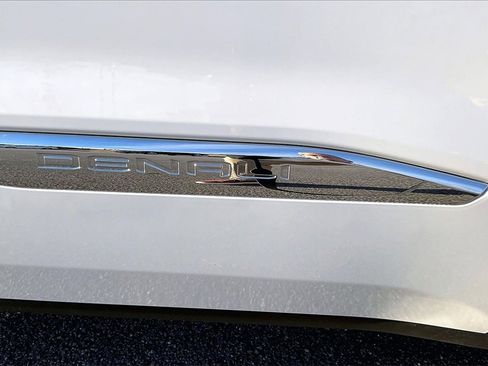 Used 2020 GMC Acadia Denali w/ Technology Package image 8