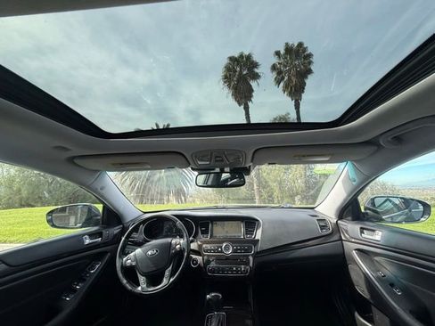 Used 2014 Kia Cadenza Premium w/ Technology Package FWD image 16