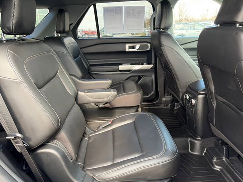 Used 2023 Ford Explorer XLT w/ Equipment Group 202A image 33