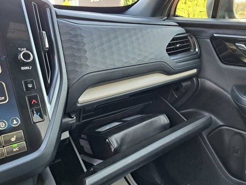 Used 2025 Subaru Forester Limited w/ Popular Package #1 AWD/4WD image 18