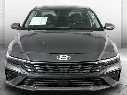 Used 2025 Hyundai Elantra Limited FWD image 2