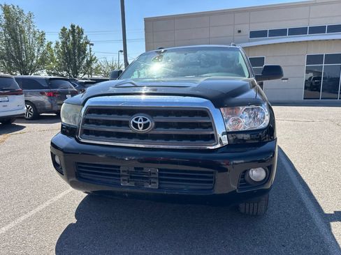 Used 2010 Toyota Sequoia SR5 AWD/4WD image 2