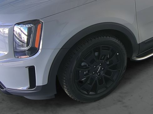 Used 2022 Kia Telluride EX w/ EX Premium Package image 7