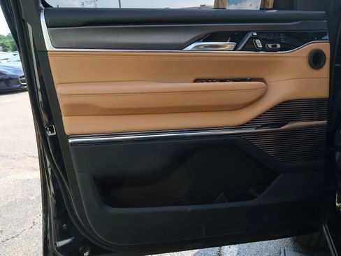 Used 2023 Jeep Grand Wagoneer Series III w/ Rear Seat Video Group 1 AWD/4WD image 53