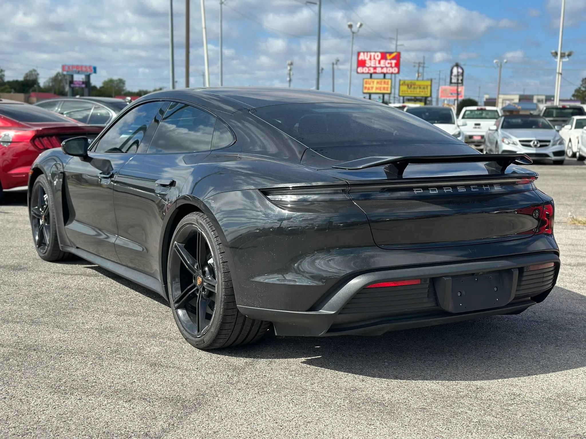 Used 2022 Porsche Taycan 4S AWD/4WD image 8