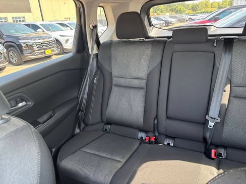 Used 2025 Nissan Rogue SV FWD image 40