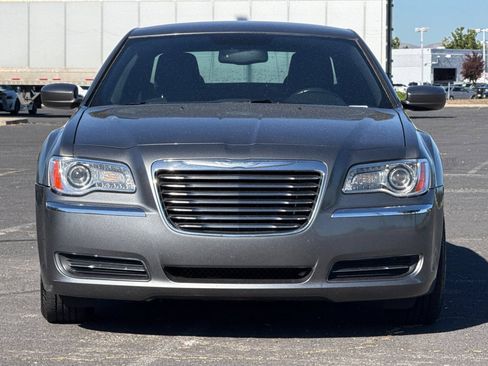Used 2012 Chrysler 300 RWD image 10