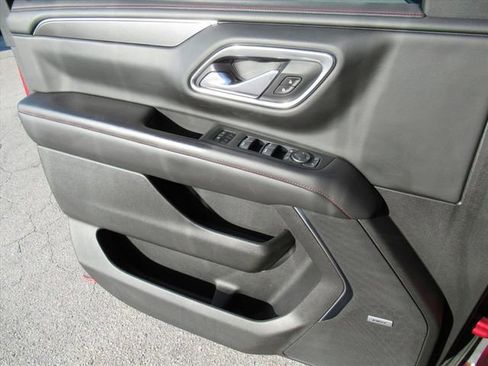 Used 2021 Chevrolet Suburban RST w/ Luxury Package image 25