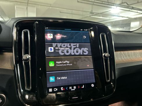 Used 2025 Volvo XC40 B5 Core image 16