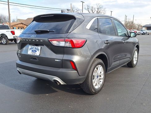 Used 2020 Ford Escape SE image 21