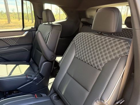 New 2026 GMC Acadia Denali w/ Super Cruise Package image 30