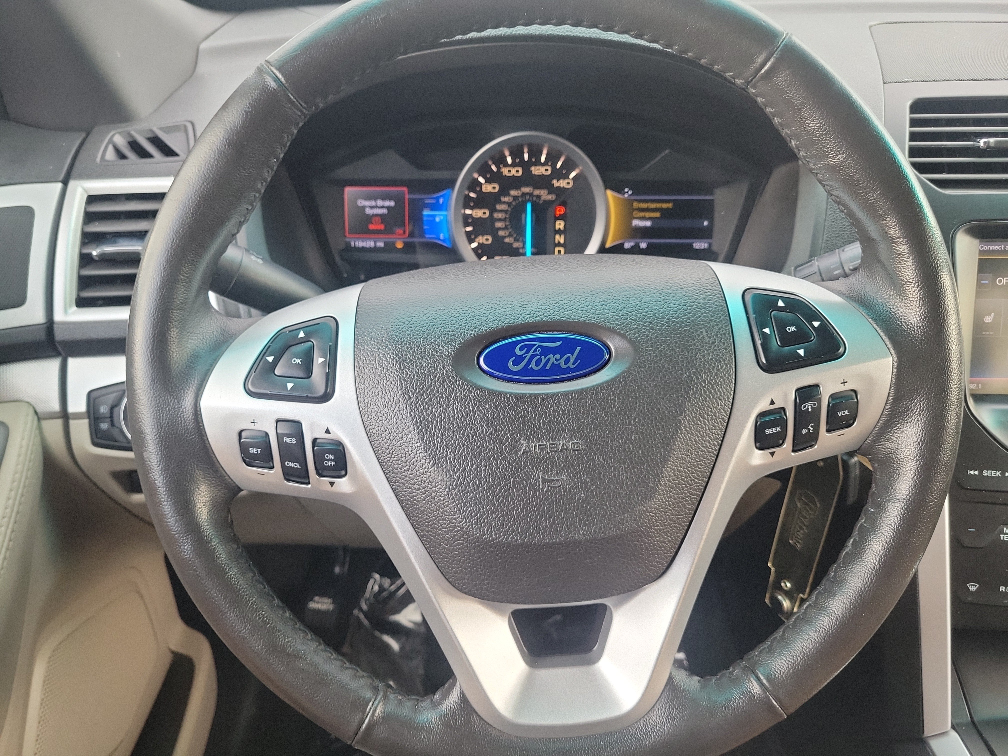 Used 2014 Ford Explorer XLT w/ Equipment Group 202A FWD image 24