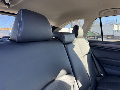 Used 2017 Subaru Outback 2.5i Limited image 19