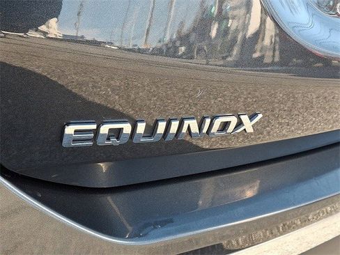 Used 2018 Chevrolet Equinox LT image 29