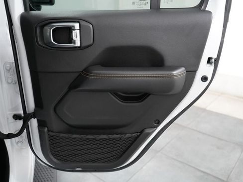 Used 2024 Jeep Wrangler Unlimited Sahara AWD/4WD image 22