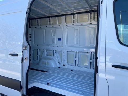 Used 2023 Mercedes-Benz Sprinter 2500 image 20