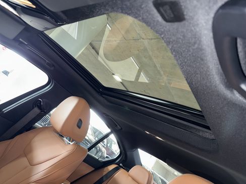 Certified 2025 BMW 330i Sedan image 32