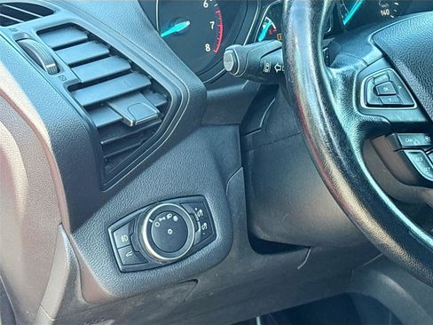 Used 2018 Ford Escape SE w/ Ford Safe & Smart Package image 11