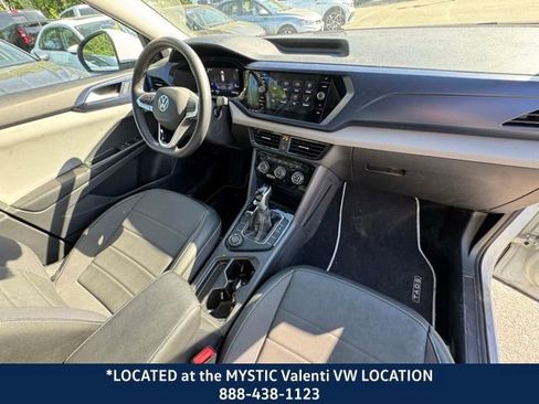 Used 2023 Volkswagen Taos SE w/ Panoramic Sunroof Package AWD/4WD image 27