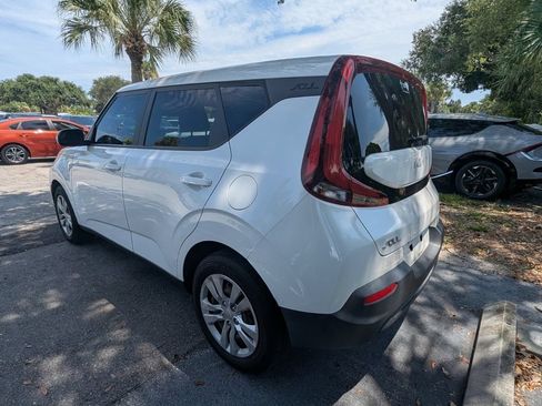 Used 2022 Kia Soul LX FWD image 5