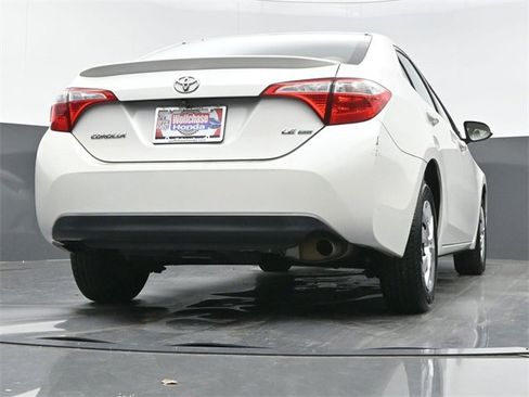 Used 2015 Toyota Corolla LE image 24