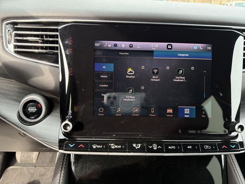 Certified 2024 Jeep Wagoneer Series III image 32