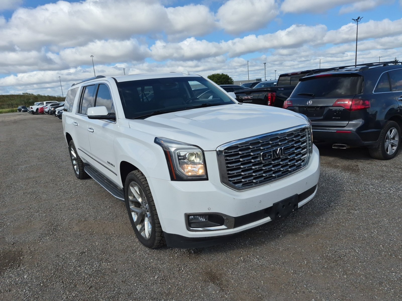 Used 2019 GMC Yukon XL Denali AWD/4WD image 5