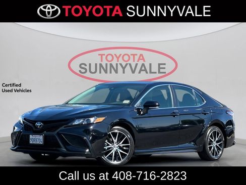 Used 2023 Toyota Camry SE FWD image 1