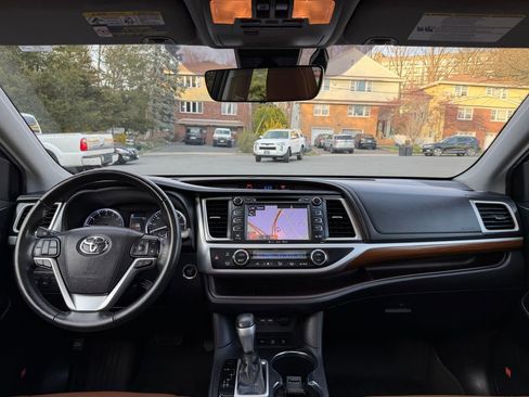 Used 2019 Toyota Highlander Limited Platinum image 28