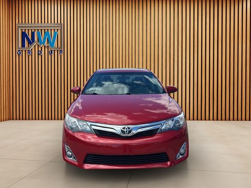 Used 2014 Toyota Camry SE FWD image 2