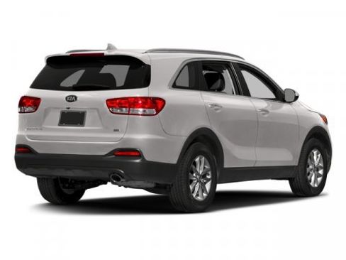 Used 2018 Kia Sorento LX image 2