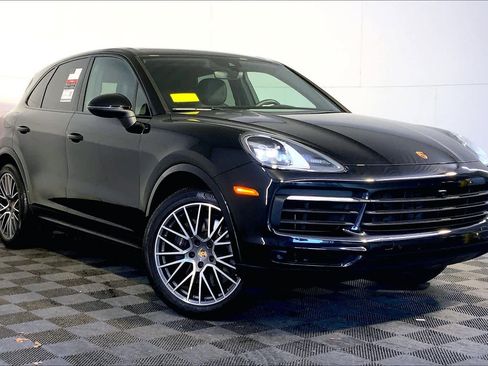 Used 2022 Porsche Cayenne w/ Premium Package image 9