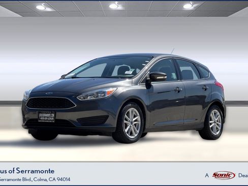 Used 2017 Ford Focus SE FWD image 1