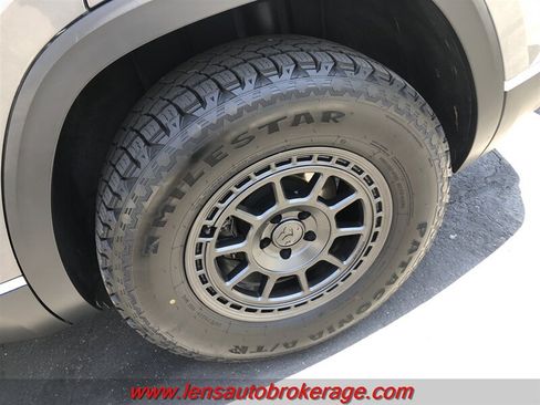 Used 2018 Volkswagen Atlas SEL FWD image 28