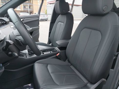 Certified 2025 Audi Q3 2.0T Premium w/ Convenience Package AWD/4WD image 15
