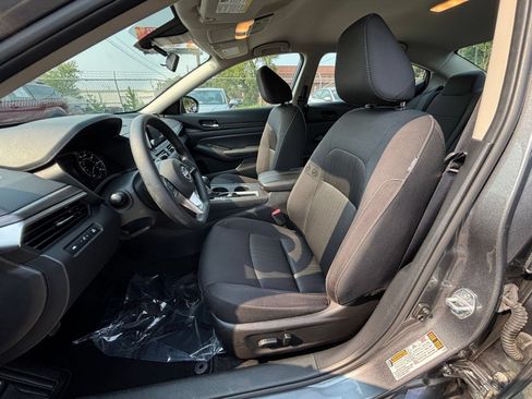 Used 2025 Nissan Altima 2.5 SV FWD image 28