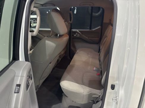 Used 2021 Nissan Frontier SV w/ Midnight Edition Floor Mats AWD/4WD image 21