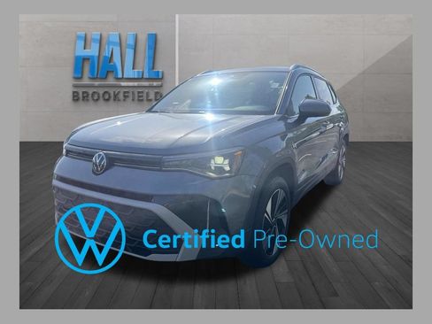 Certified 2025 Volkswagen Taos SE AWD/4WD image 1